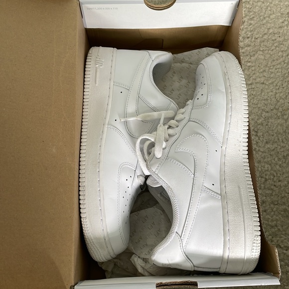 Nike Air Force 1 - Picture 3 of 4